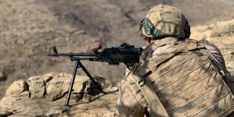 الدفاع التركية تعلن تحييد 3 مسلحين شمال العراق