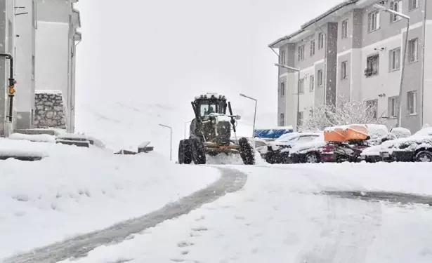 إغلاق 320 طريقًا محليًا في تركيا بسبب الثلوج!