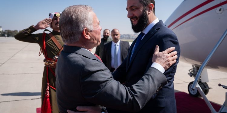 أحمد الشرع يبحث مع ملك الأردن أمن الحدود ومكافحة التهريب