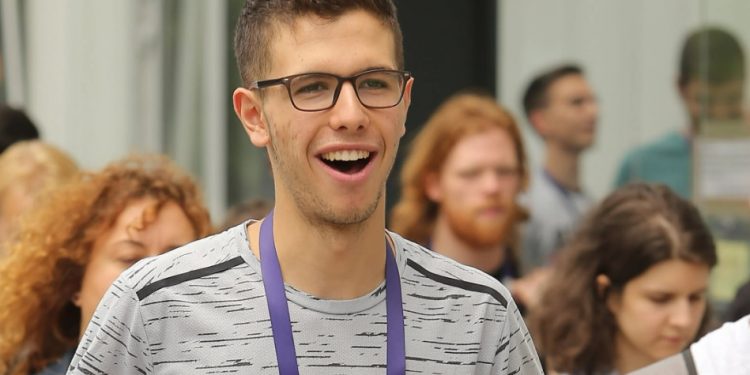 نجل بشار الأسد يكشف تفاصيل الهروب إلى موسكو