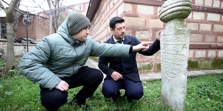 رقمنة القبور العثمانية برمز الاستجابة السريعة!