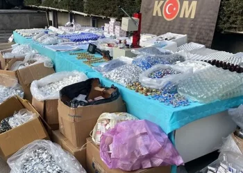 تركيا تعلن مصادرة 5 ملايين حبة دواء مزيفة لعلاج السرطان