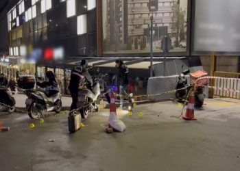 إطلاق نار بموقف سيارات مركز تسوق في إسطنبول