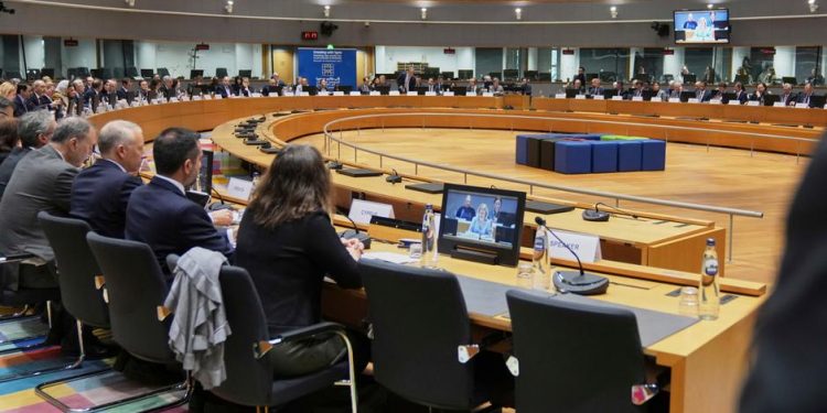 الاتحاد الأوروبي يمنح سوريا 2.5 مليار يورو مساعدات سنويًا