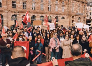 تظاهرات في شوارع فرنسا من أجل إمام أوغلو