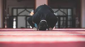 تسمم 16 شخصا أثناء صلاة التراويح في أنقرة