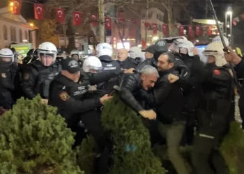 الأتراك يواصلون انتفاضتهم ضد قرار اعتقال إمام أوغلو