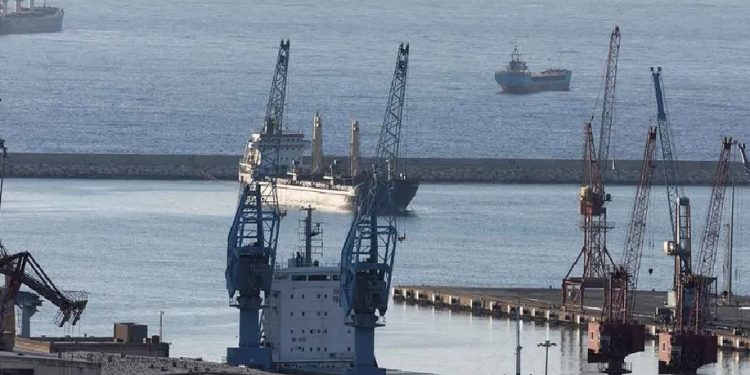 وول ستريت جورنال: روسيا تبحث حماية قواعدها في سوريا