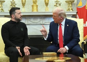 هل بدأت الولايات المتحدة إجراءات الإطاحة بزيلينسكي؟