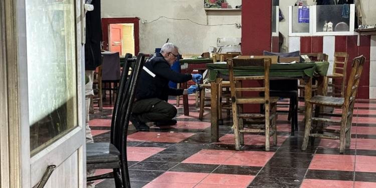 شاب يفتح النار على مقهى في أضنة ويقتل شخصين