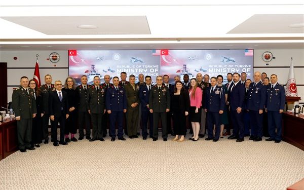 الدفاع التركية تستضيف اجتماعا دفاعيا رفيع المستوى مع الولايات المتحدة