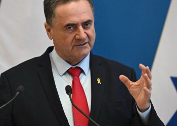 إسرائيل تقصف القصر الجمهوري في دمشق وتهدد الرئيس الشرع