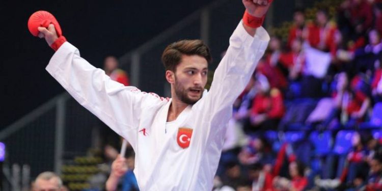 التركي عمر عبد الرحيم أوزير يتوج بذهبية بطولة أوروبا للكاراتيه