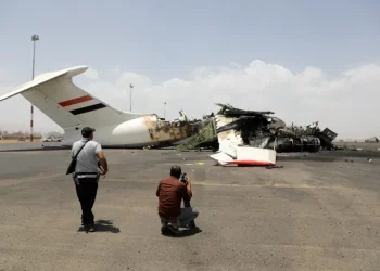إسرائيل تشن هجومًا على مطار صنعاء في اليمن وتدمر طائرة