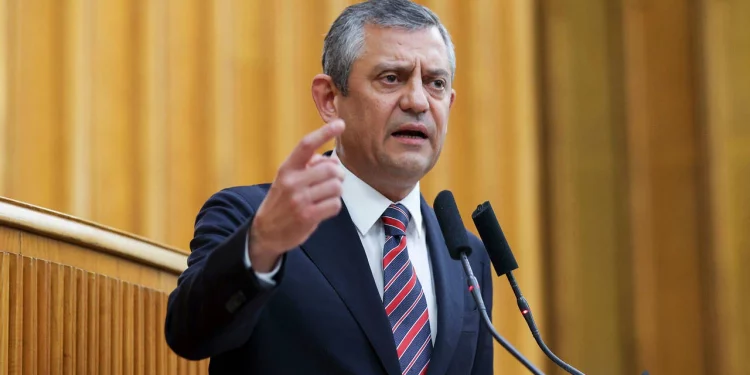 زعيم المعارضة التركية: لسنا جزءًا من إعداد الدستور الجديد