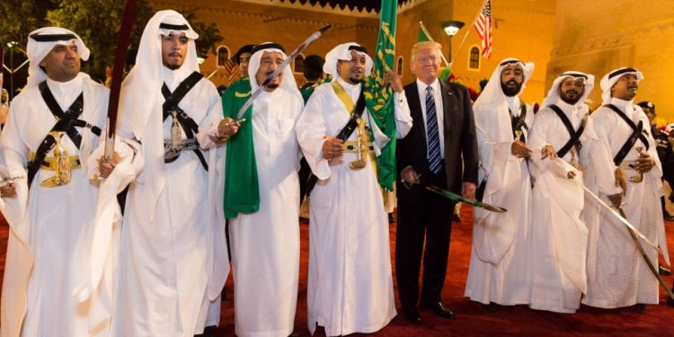 أكسيوس: ترامب يخطط للاجتماع بقادة الخليج في السعودية