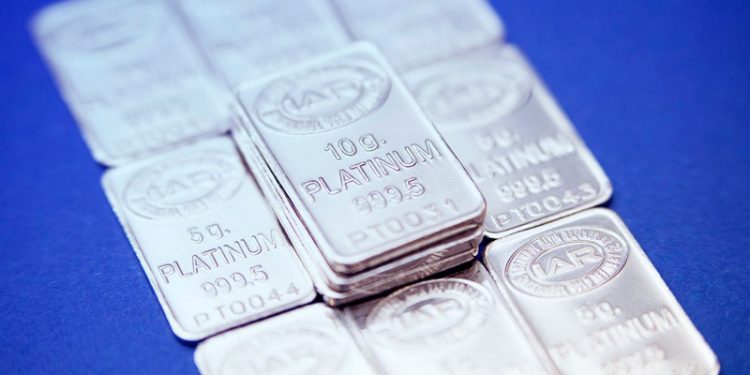 سعر البلاتين يسجل أعلى مستوى في 11 عامًا