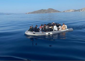 تركيا تعتقل 400 مهاجرًا غير نظامي