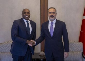 وزير الخارجية البريطاني يزور تركيا