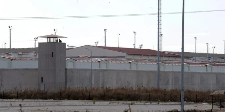 عدد نزلاء السجون التركية يتجاوز تعداد سكان 34 ولاية!