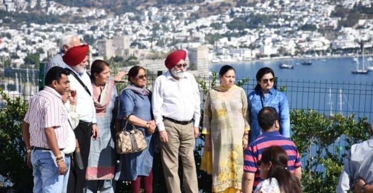 السياح الهنود يحجمون عن زيارة تركيا بسبب دعمها باكستان