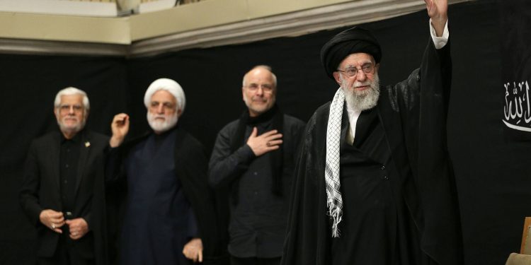 خامنئي يظهر علناً للمرة الأولى منذ الحرب مع إسرائيل