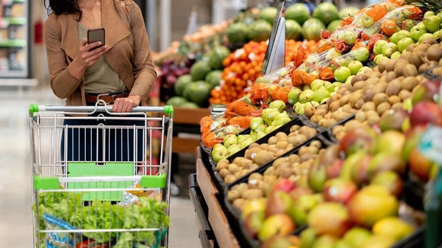 تراجع توقعات التضخم في نهاية العام إلى ما دون 30%