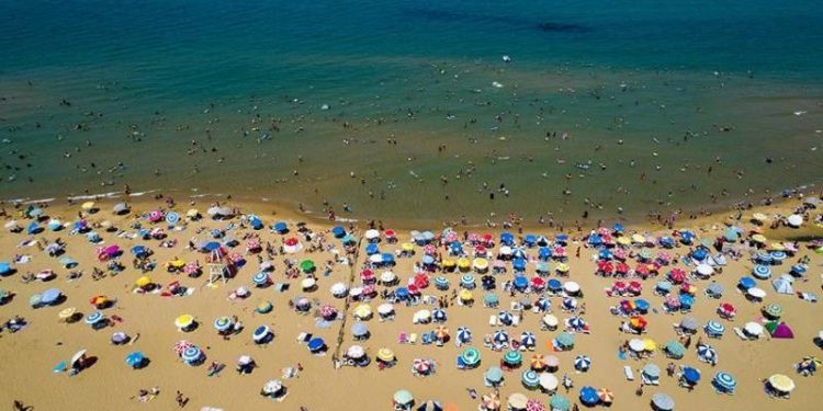 57.4% من الأتراك لا يستطيعون تحمل تكاليف إجازة لأسبوع واحد