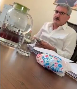 ادعاءات بتلقي مسؤول الشؤون الدينية التركية في مكة “رشوة”!