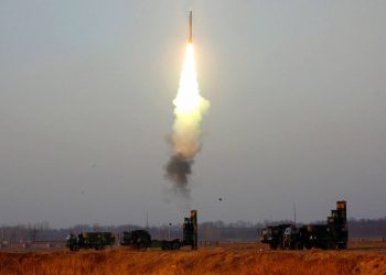 إيران تشتري بطاريات صواريخ أرض جو من الصين