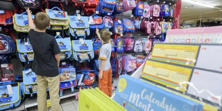 تركيا.. التجار في أسكي شهير يضاعفون الأسعار قبل العام الدراسي