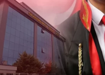 مذيع تركي: مقهى شاي بإحدى محاكم إسطنبول يبيع المخدرات!