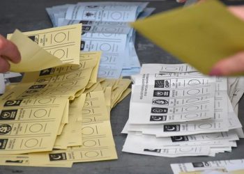 استطلاع: 7 من كل 10 أتراك يطالبون بانتخابات مبكرة