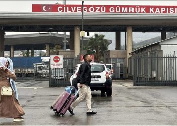 بدء عمليات العبور بجواز السفر عبر المعابر الحدودية البرية مع سورية