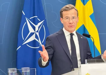 العثور على ملف سري بالمطار بعد زيارة رئيس وزراء السويد تركيا