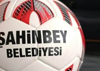 بلدية تركية تستورد كرات قدم بقيمة 111 مليون ليرة!