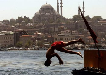 تركيا تسجل أعلى درجة حرارة منذ 55 عامًا