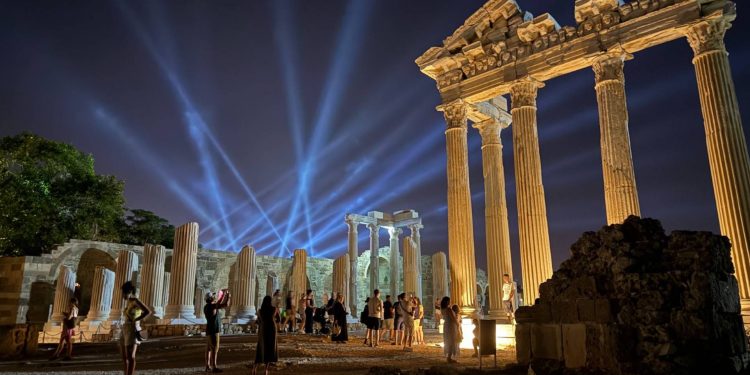 من يزور تركيا أكثر؟ روسيا تتصدر قائمة الزوار خلال أغسطس