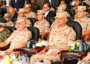 وزير الدفاع المصري يشهد مناورات النجم الساطع 2025