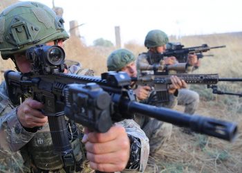 جهاز الاستخبارات التركي يجلب من سوريا 8 “إرهابيين”!