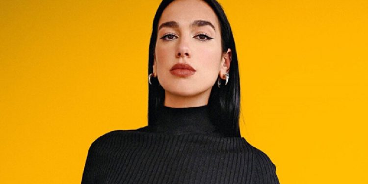 لأجل فلسطين… المغنية البريطانية دوا ليبا تطرد مدير أعمالها