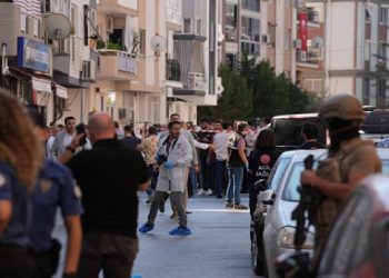 بدء التحقيق بملابسات الهجوم المسلح على مركز شرطة في إزمير