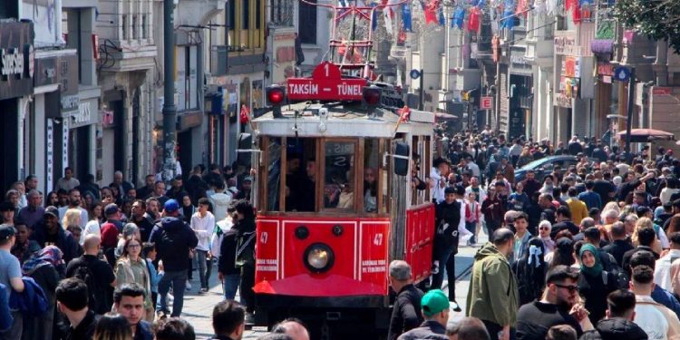 تركيا.. تكلفة المعيشة للأسرة تتخطى 100 ألف ليرة