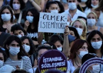 رجل يقتل زوجته بالرصاص لإصرارها على الطلاق