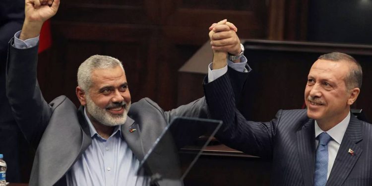 تقرير: إسرائيل تسمح بخروج عائلة هنية من غزة استجابة لطلب تركي