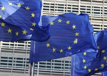 الاتحاد الأوروبي يفرض حظرا تاما على استيراد الغاز الروسي المسال