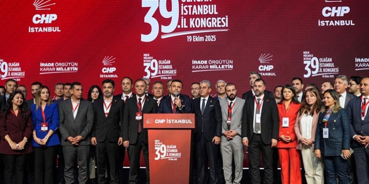 الشعب الجمهوري يتحدى القضاء ويعيد أمين الحزب في إسطنبول بالانتخابات