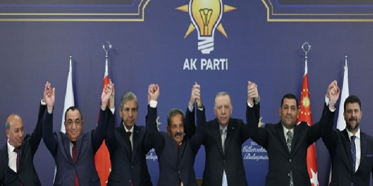 تركيا.. 7 عمد بلديات معارضة ينضمون لحزب أردوغان