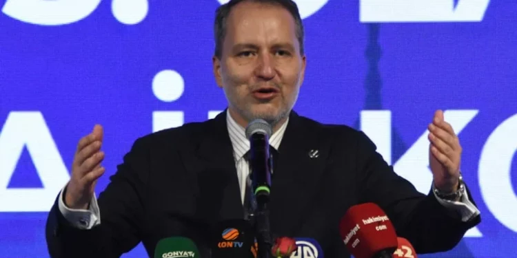 فاتح أربكان: حكومة أردوغان تعارض إسرائيل بالخطابات فقط