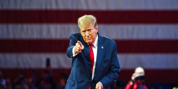 البورصات الأمريكية تفقد 2 تريليون دولار بسبب تغريدة ترامب